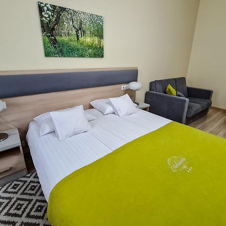 Antoninska Hotel & Apartamenty Leszno  Eksteriør bilde