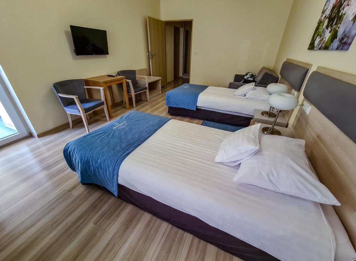Antoninska Hotel & Apartamenty Leszno  Eksteriør bilde