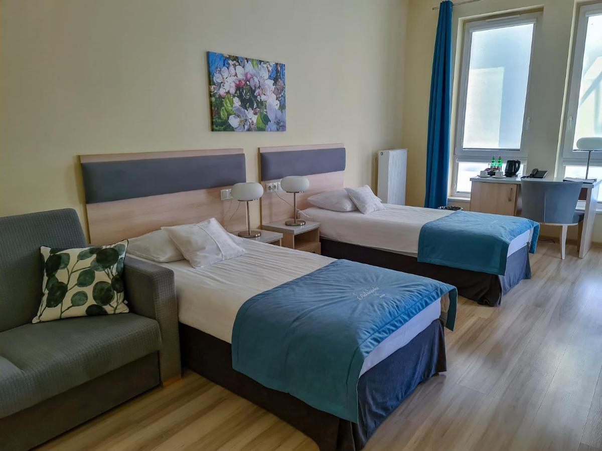 Antoninska Hotel & Apartamenty Leszno  Eksteriør bilde