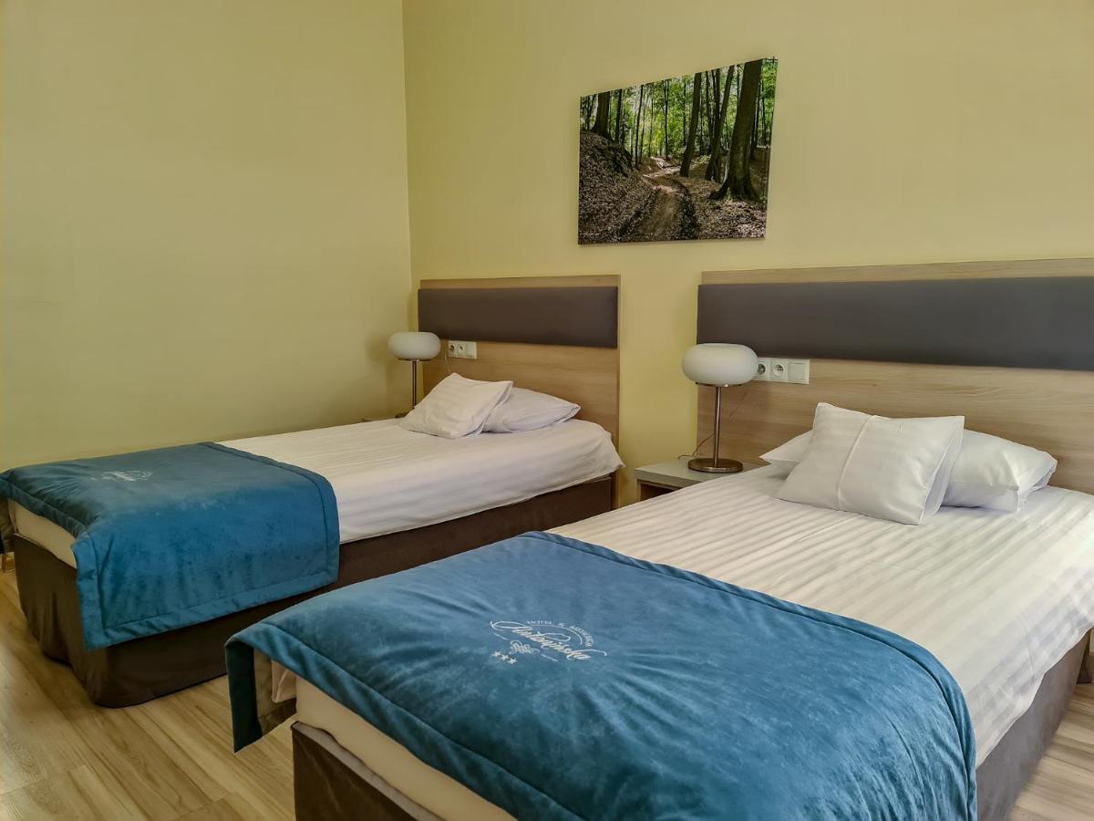 Antoninska Hotel & Apartamenty Leszno  Eksteriør bilde