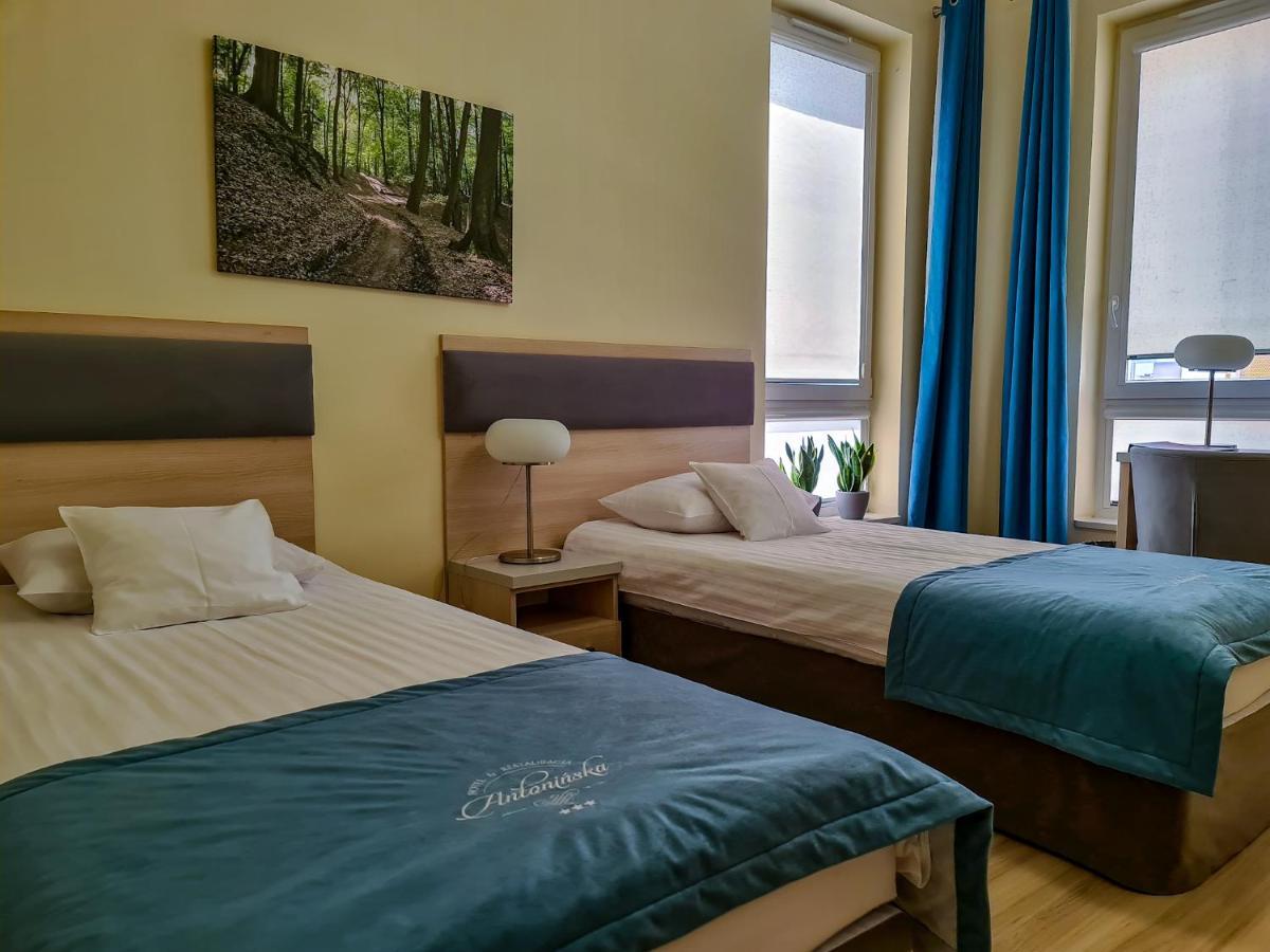 Antoninska Hotel & Apartamenty Leszno  Eksteriør bilde