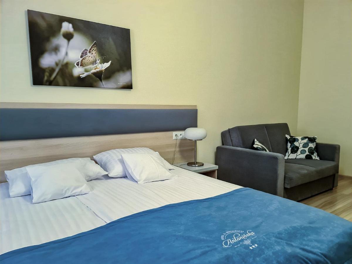Antoninska Hotel & Apartamenty Leszno  Eksteriør bilde