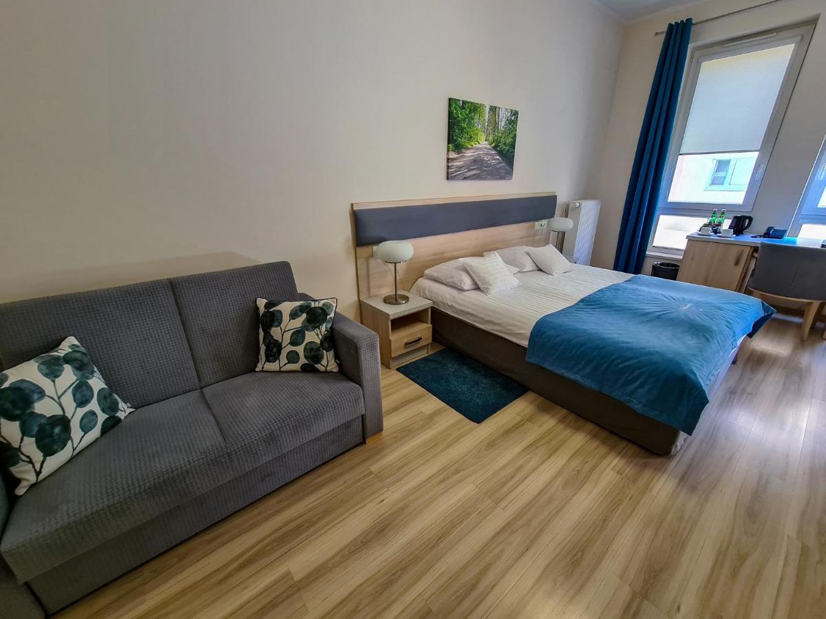 Antoninska Hotel & Apartamenty Leszno  Eksteriør bilde