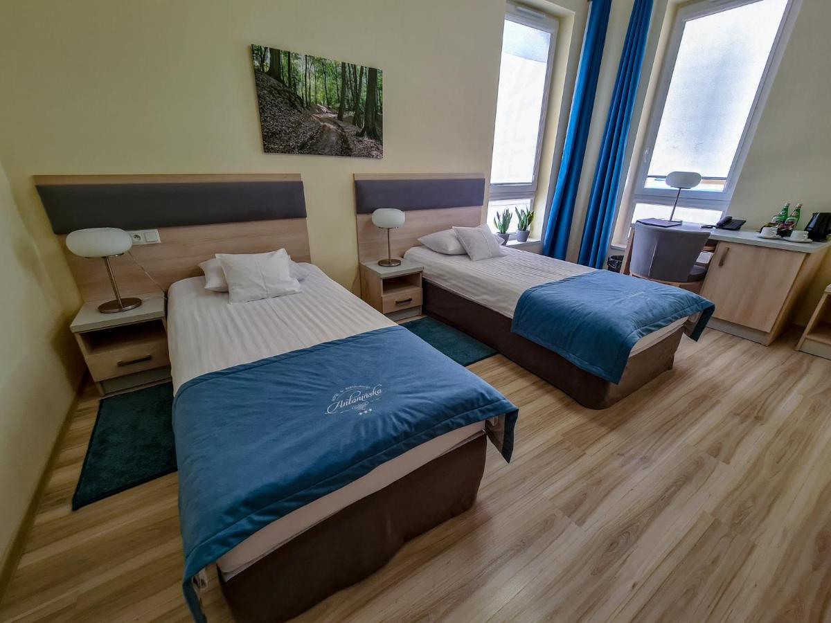 Antoninska Hotel & Apartamenty Leszno  Eksteriør bilde