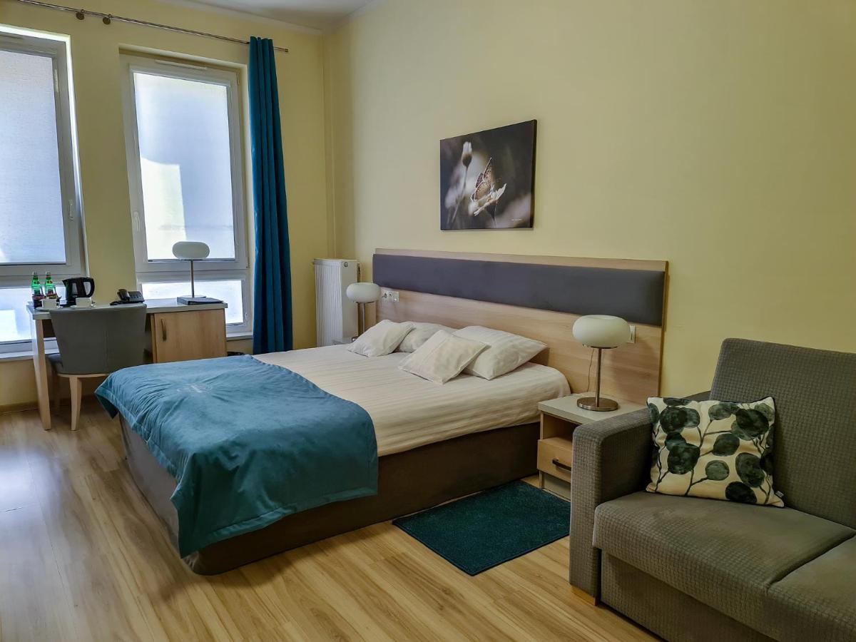 Antoninska Hotel & Apartamenty Leszno  Eksteriør bilde