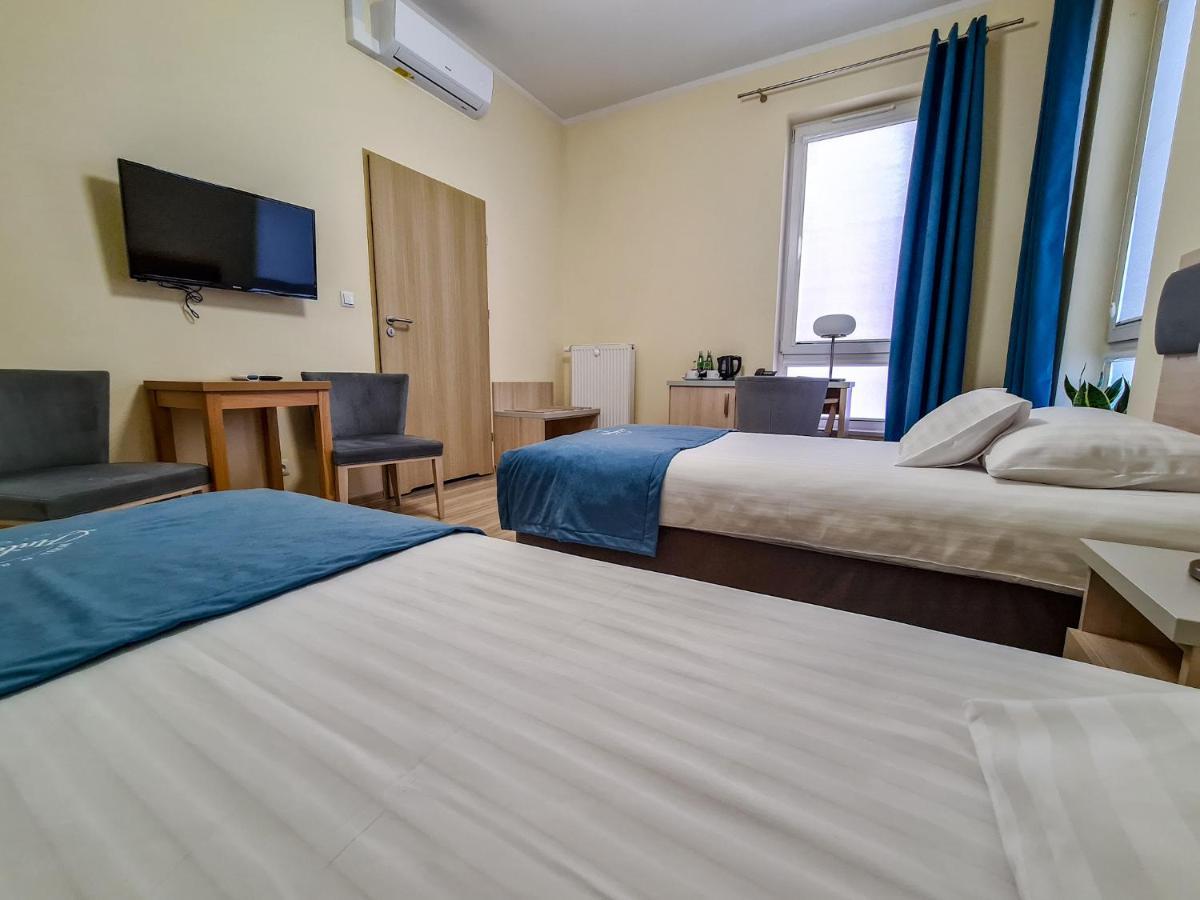 Antoninska Hotel & Apartamenty Leszno  Eksteriør bilde