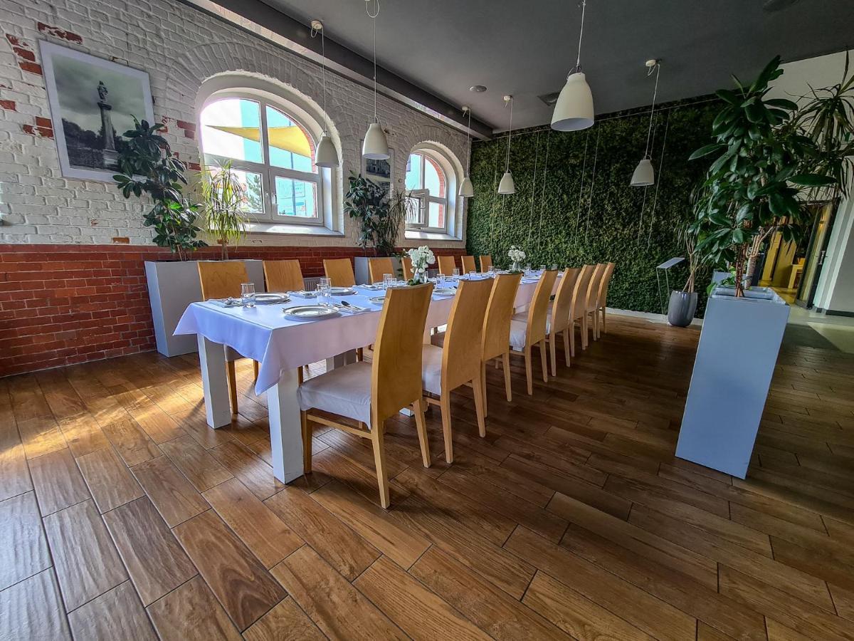 Antoninska Hotel & Apartamenty Leszno  Eksteriør bilde