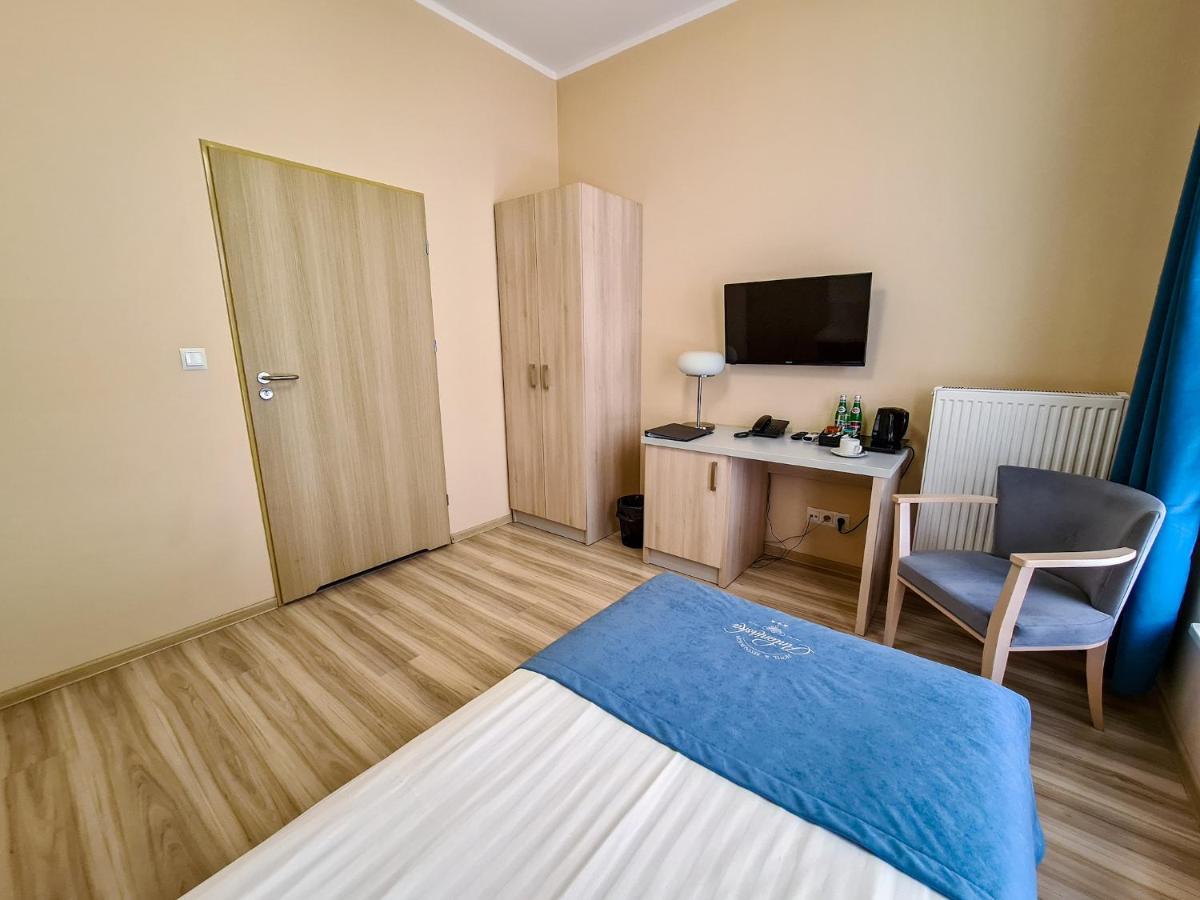 Antoninska Hotel & Apartamenty Leszno  Eksteriør bilde