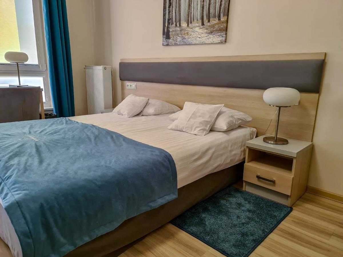 Antoninska Hotel & Apartamenty Leszno  Eksteriør bilde