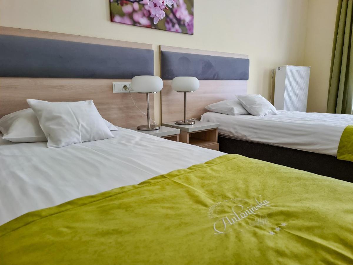Antoninska Hotel & Apartamenty Leszno  Eksteriør bilde