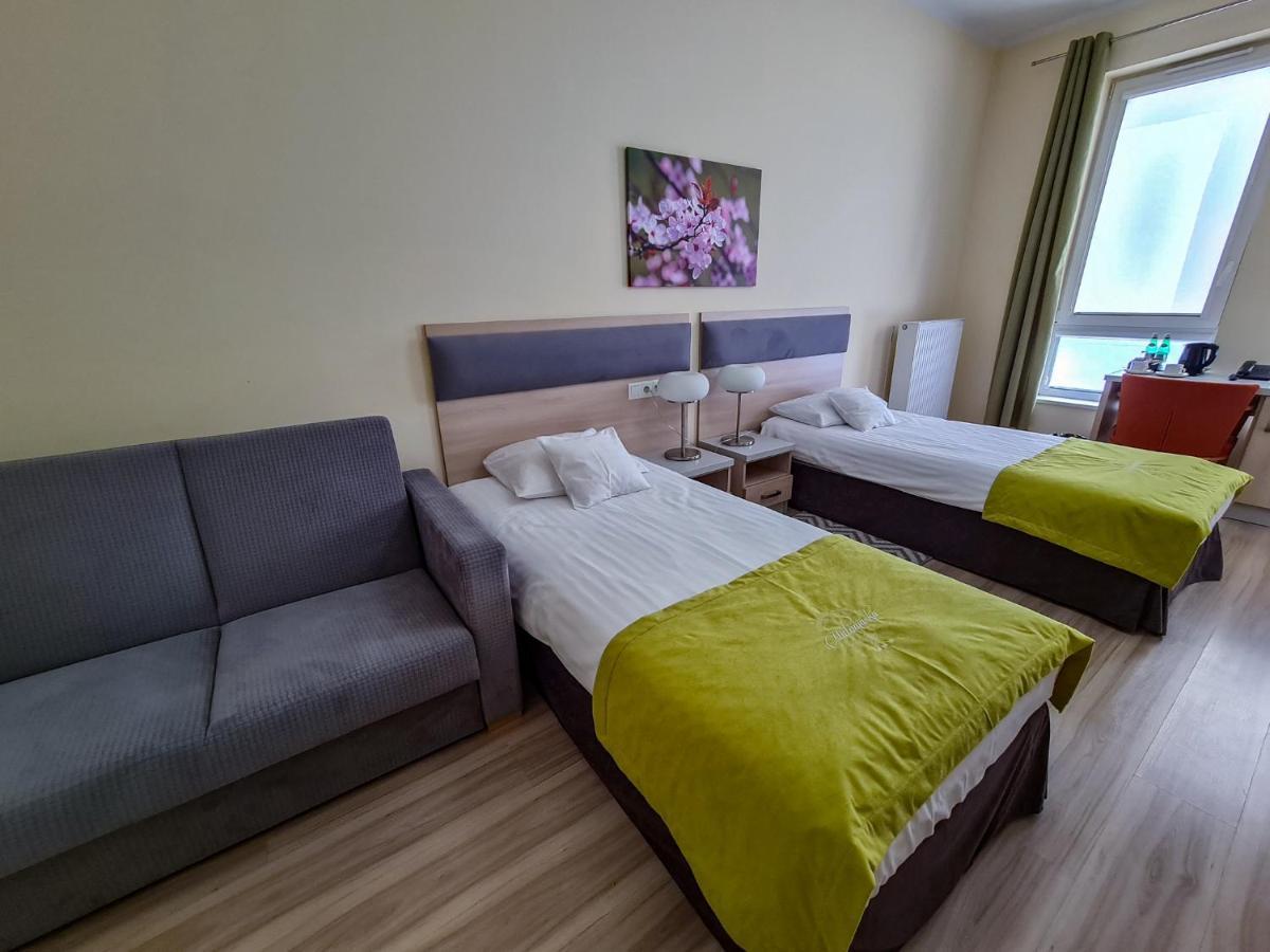 Antoninska Hotel & Apartamenty Leszno  Eksteriør bilde