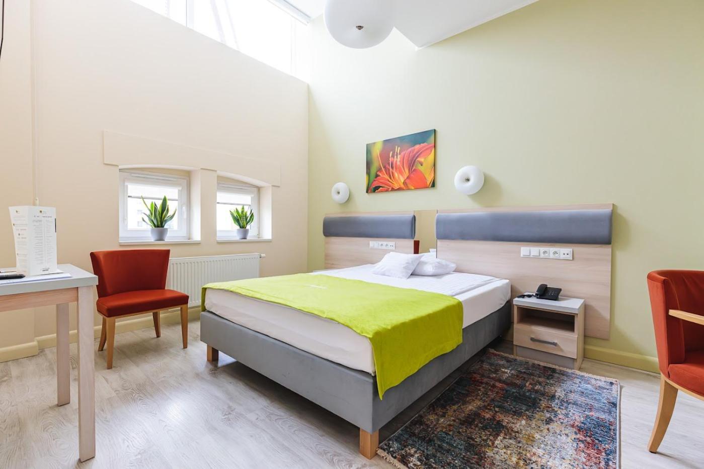 Antoninska Hotel & Apartamenty Leszno  Eksteriør bilde