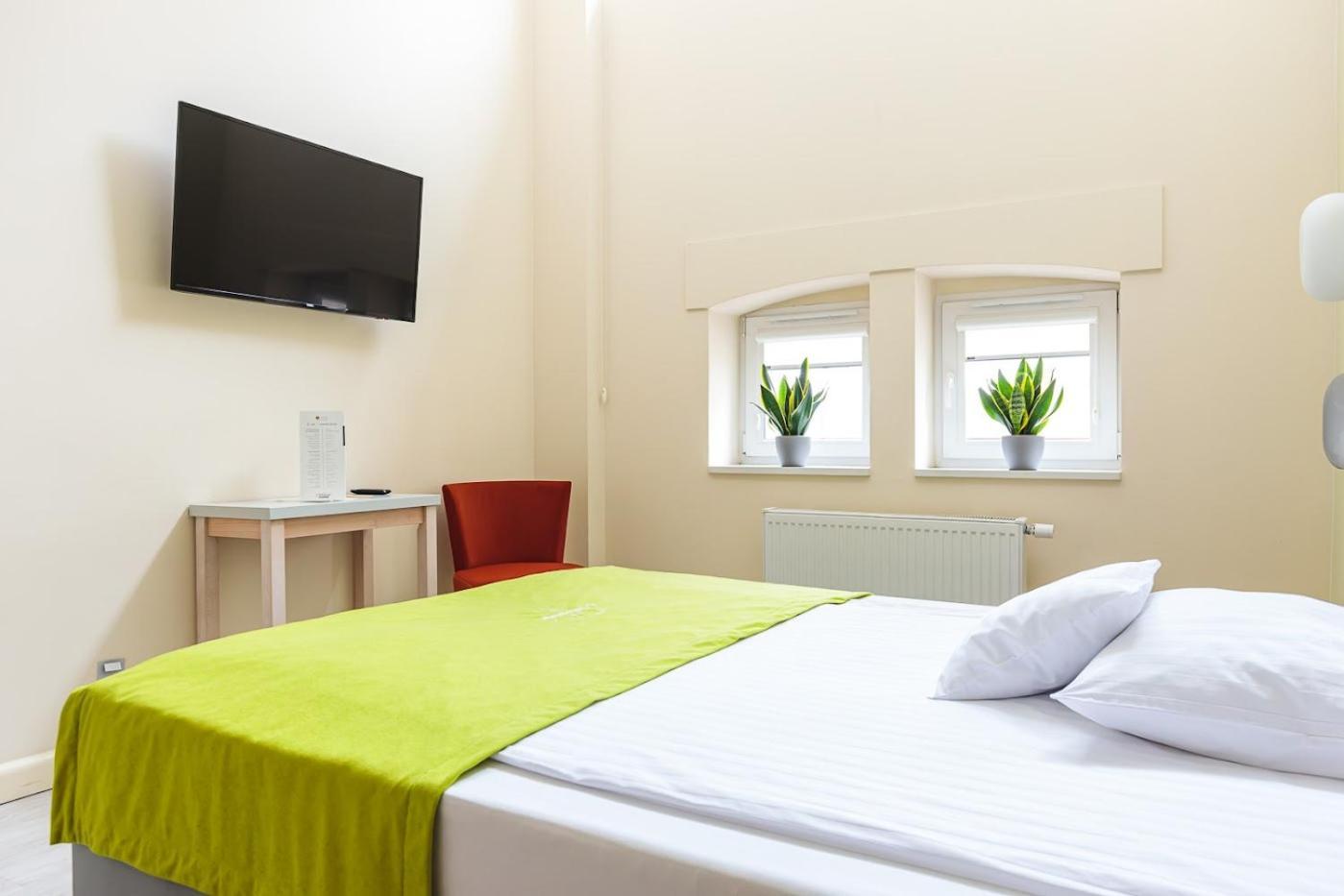 Antoninska Hotel & Apartamenty Leszno  Eksteriør bilde