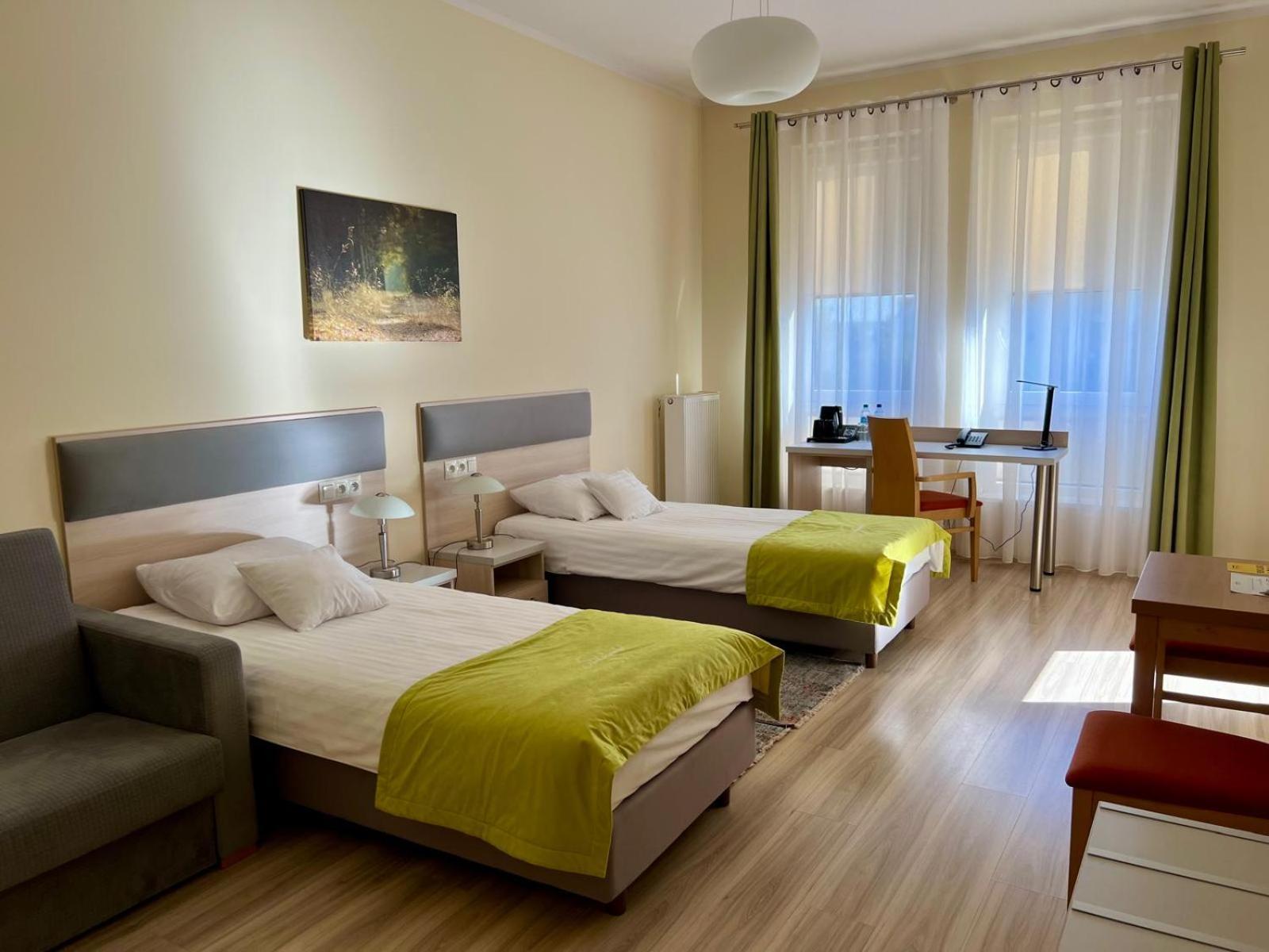 Antoninska Hotel & Apartamenty Leszno  Eksteriør bilde